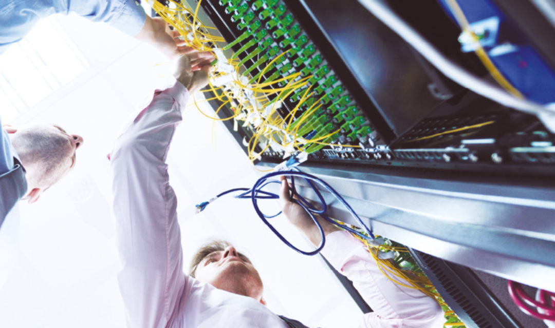 INFRAESTRUTURA DE DATACENTER E TELEFONIA DSM NOBREAKS TRES DE MAIO